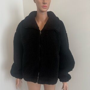 Lululemon Sherpa Jacket in Black. Like new condition, no tags.